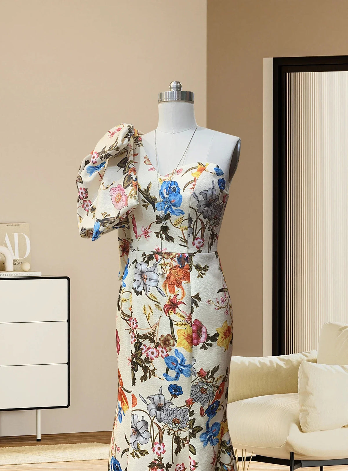 Elegant Strapless Semi-Formal Dress with Trumpet Mermaid Style for Formal Evening